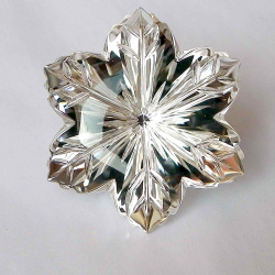 Горный хрусталь фантазийная огранка цветок