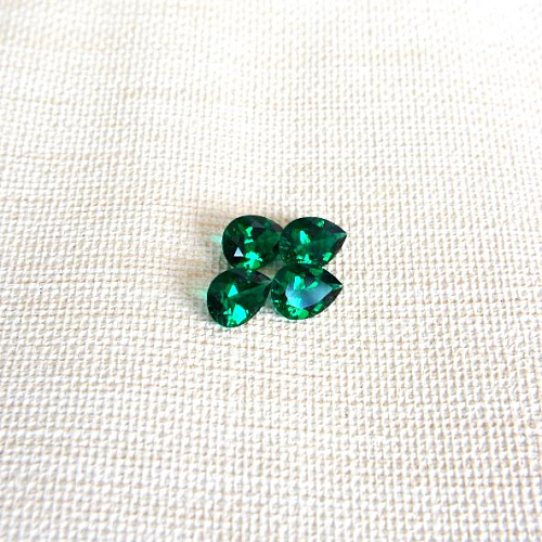 Изумруд гидротермальный, груша 12*8 мм